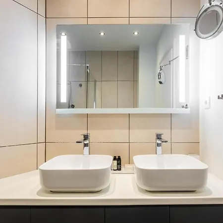 Апартаменты Charming & Comfy 2bd In Acropolis Area By Upstreet